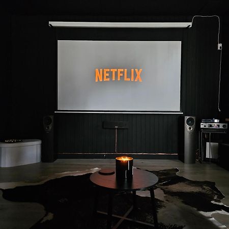 Black Box Cinema Appartement Avec Balneo Épinal Zewnętrze zdjęcie