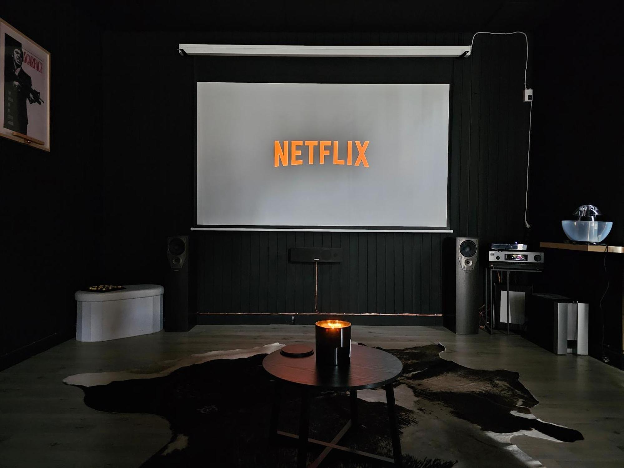 Black Box Cinema Appartement Avec Balneo Épinal Zewnętrze zdjęcie